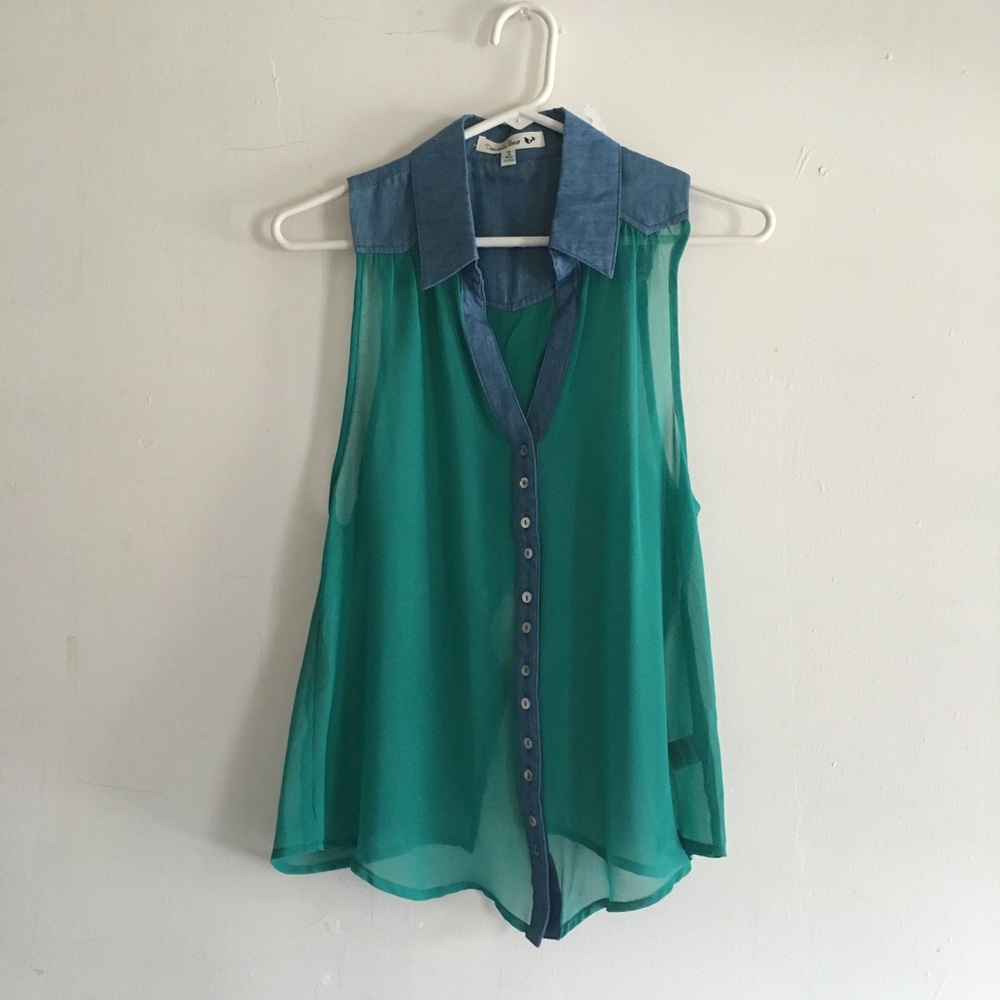 Double Zero Sleeveless Button Down - image 1